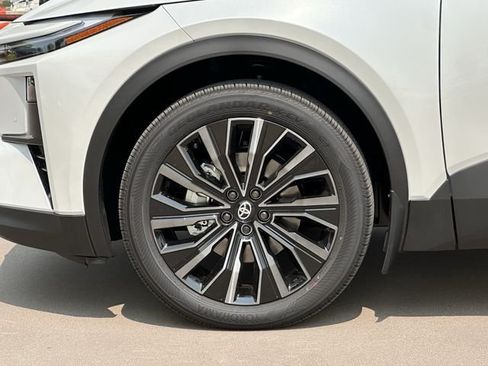 New 2026 Toyota C-HR AWD/4WD image 9