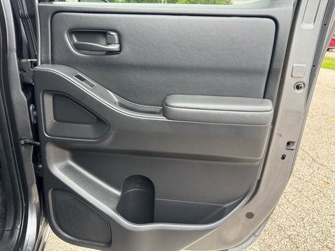 Used 2022 Nissan Frontier S AWD/4WD image 22