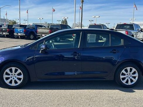 Used 2023 Toyota Corolla LE image 7