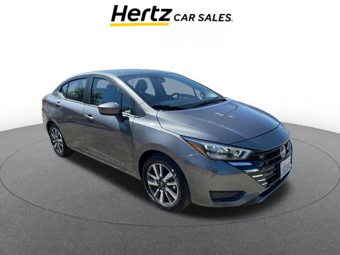 Used 2025 Nissan Versa SV image 1