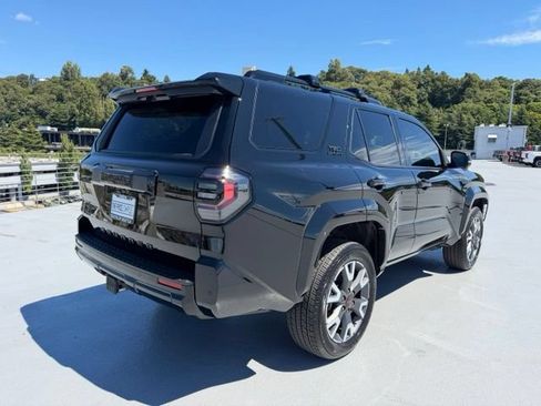 Certified 2026 Toyota 4Runner TRD Sport Premium AWD/4WD image 5