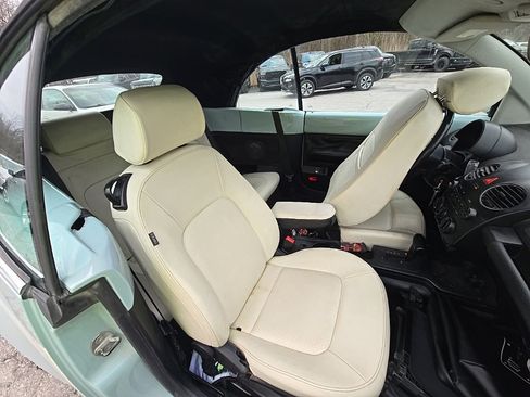 Used 2010 Volkswagen Beetle Convertible image 17