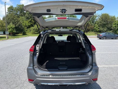 Used 2018 Nissan Rogue S AWD/4WD image 12