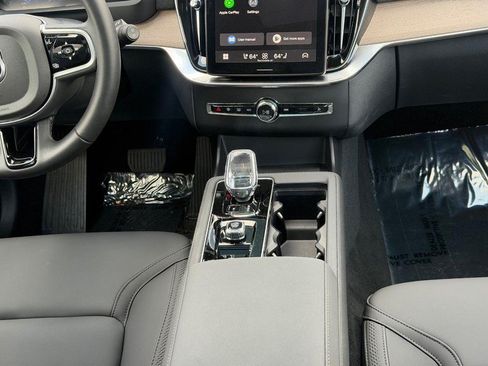 Certified 2026 Volvo XC90 B6 Plus AWD/4WD image 15