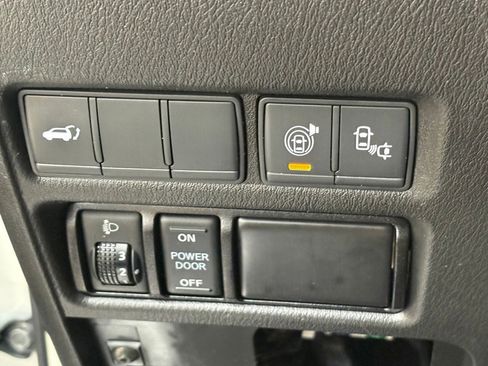 Used 2017 Nissan Armada Platinum RWD image 23