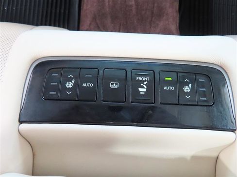 Used 2019 Lexus LS 500 w/ Interior Upgrade Package RWD image 38