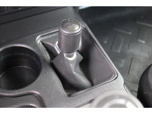 Used 2012 Toyota FJ Cruiser 4WD w/ Convenience Pkg image 27