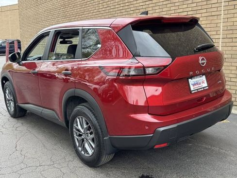 Used 2025 Nissan Rogue S AWD/4WD image 26