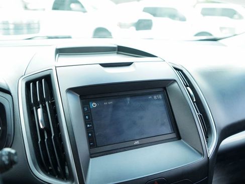 Used 2020 Ford Edge SE image 20