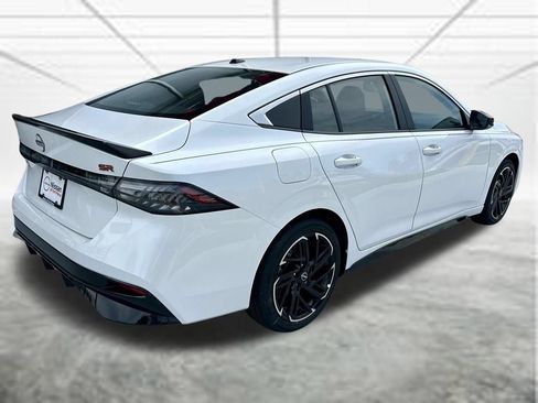 New 2026 Nissan Sentra SR w/ Floor Mat Package FWD image 5