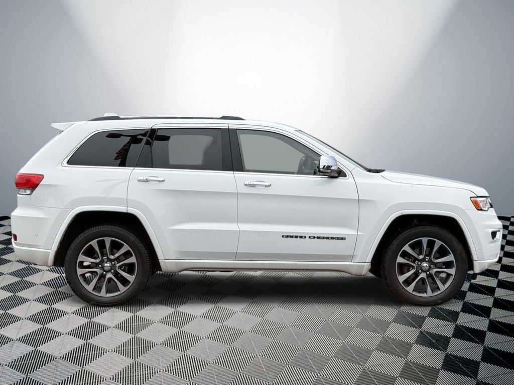 Used 2018 Jeep Grand Cherokee Overland AWD/4WD image 5