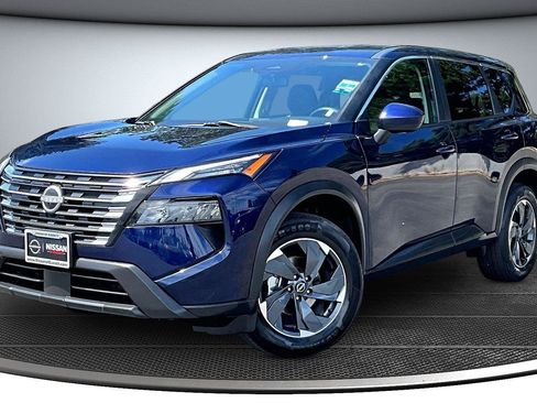 Used 2024 Nissan Rogue SV AWD/4WD image 4
