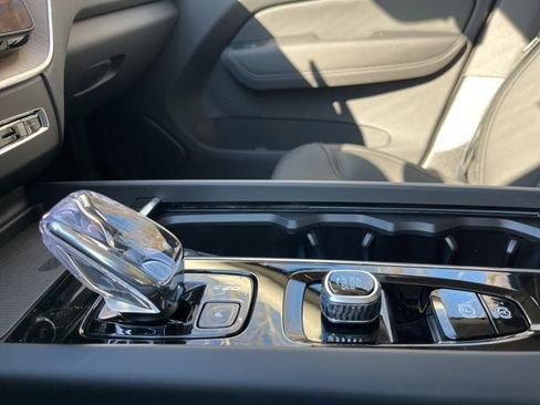 New 2026 Volvo XC60 B5 Core w/ Climate Package image 33