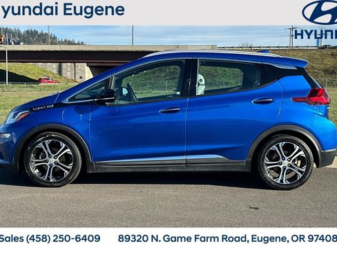 Used 2017 Chevrolet Bolt Premier w/ Driver Confidence II Package image 7