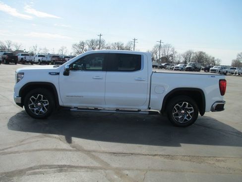 Used 2024 GMC Sierra 1500 SLT w/ SLT Premium Plus Package image 11