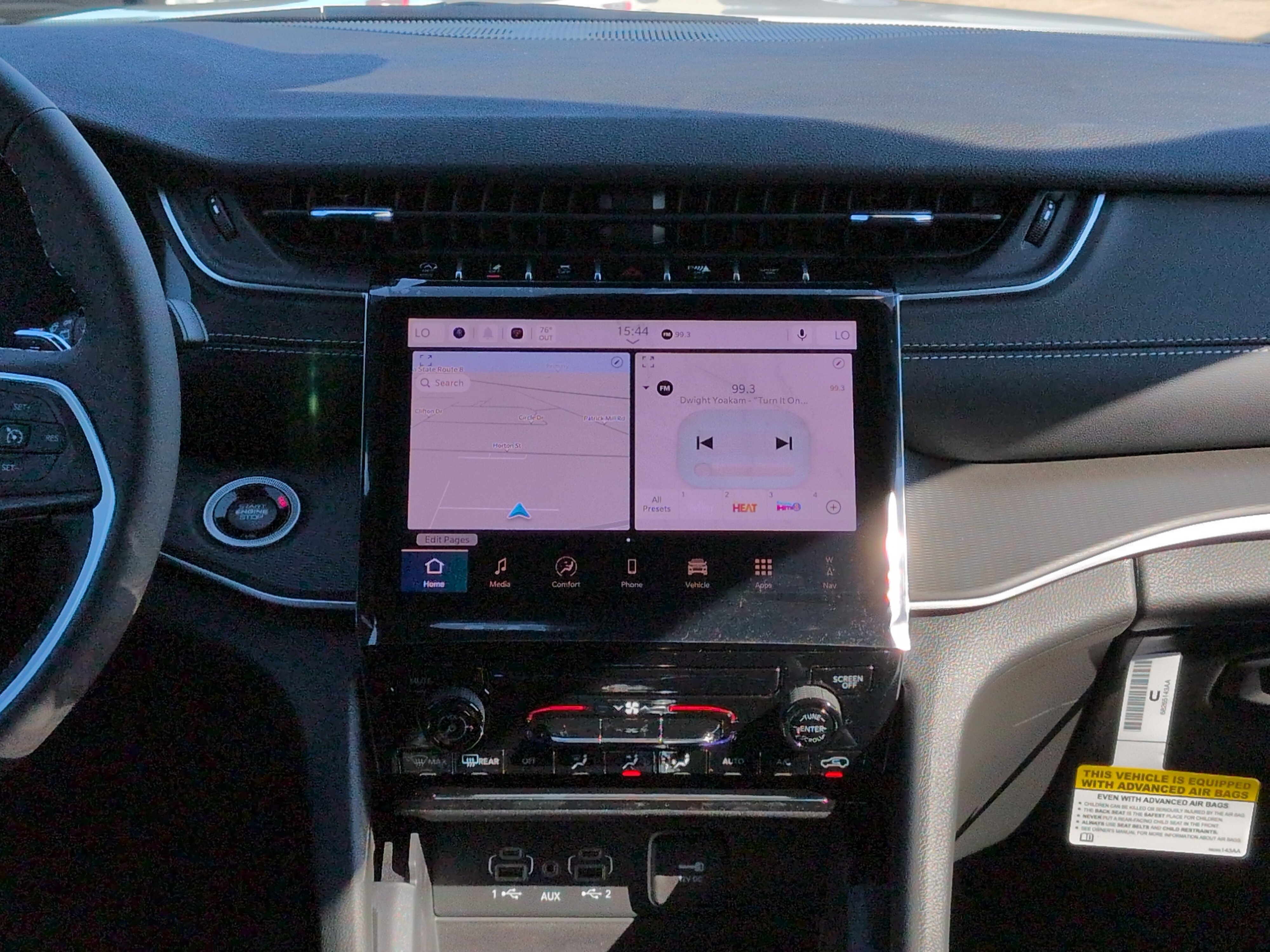 New 2027 Jeep Grand Cherokee Laredo RWD image 16