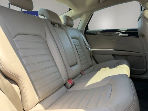 Used 2018 Ford Fusion SE w/ Fusion SE Technology Package FWD image 35