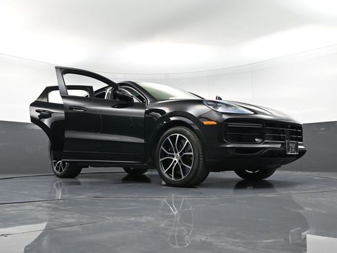 Used 2023 Porsche Cayenne Turbo S image 42