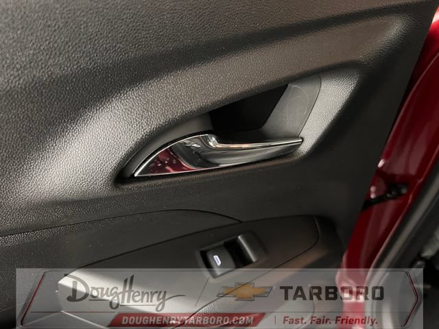 Used 2025 Chevrolet Trax LT w/ LT Convenience Package FWD image 30