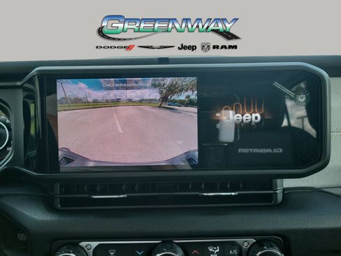 Used 2025 Jeep Gladiator Sport AWD/4WD image 20