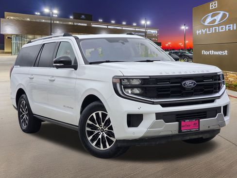 Used 2025 Ford Expedition Max Platinum AWD/4WD image 3