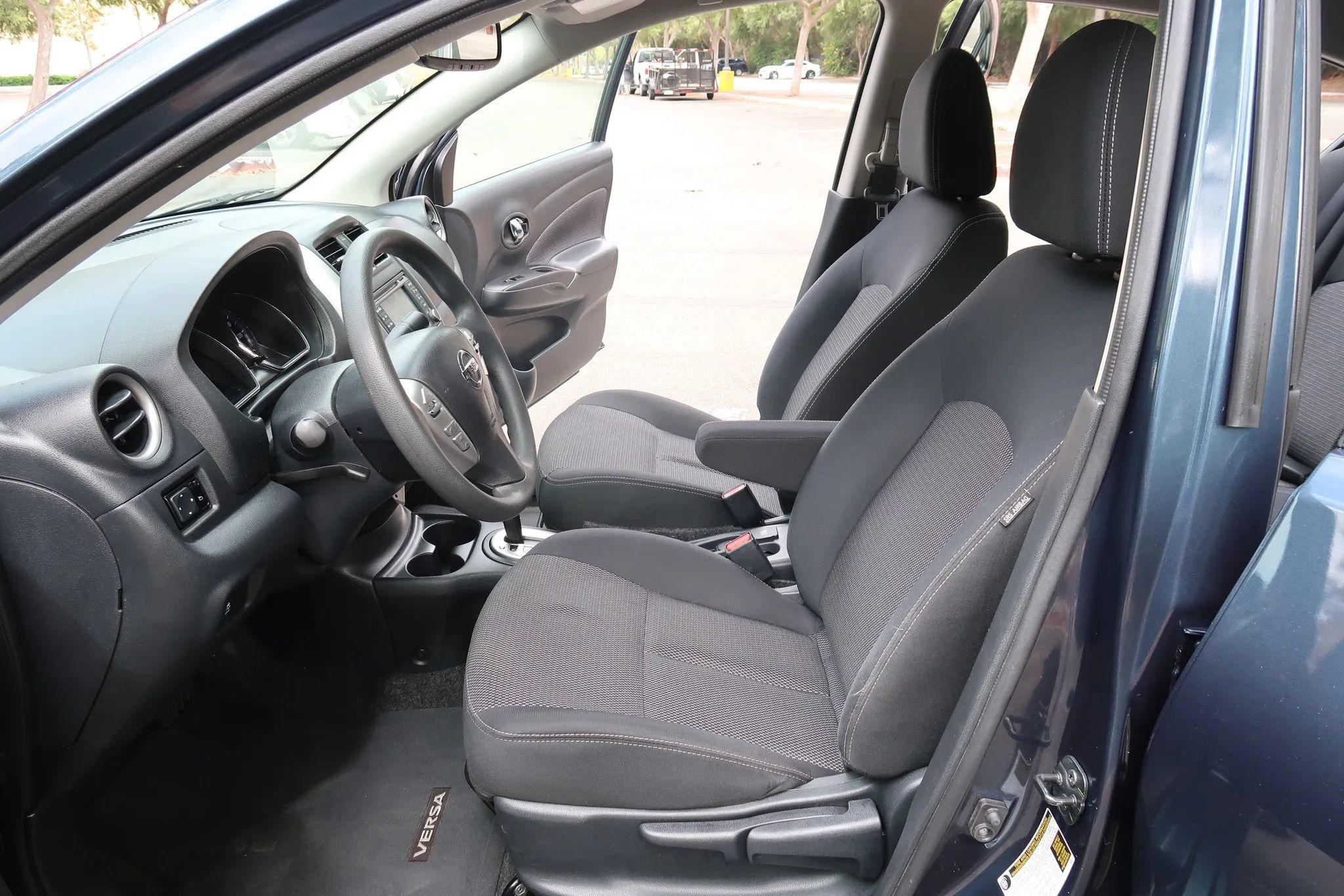 Used 2016 Nissan Versa SV w/ SV Tech Package FWD image 13