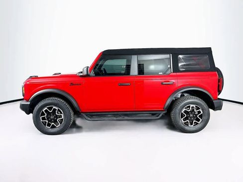 Used 2023 Ford Bronco 4-Door AWD/4WD image 3