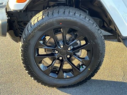 Used 2023 Jeep Wrangler Unlimited Sahara w/ Cold Weather Group image 11