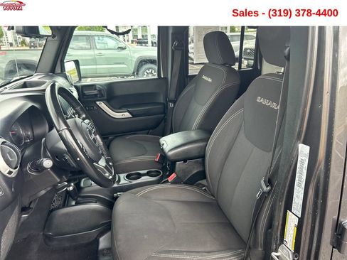 Used 2018 Jeep Wrangler Unlimited Sahara AWD/4WD image 10