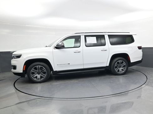 Used 2024 Jeep Wagoneer L Series II w/ Flexible Seating Group image 8