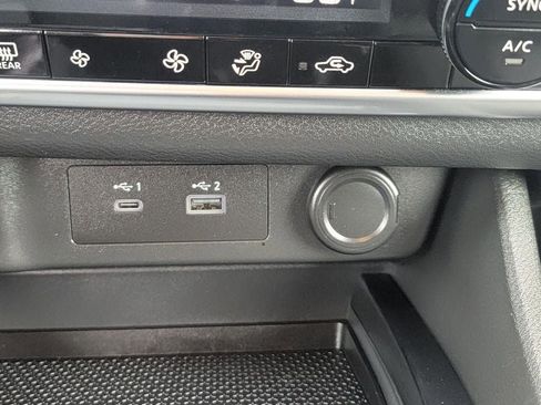 Certified 2021 Nissan Rogue SV image 32