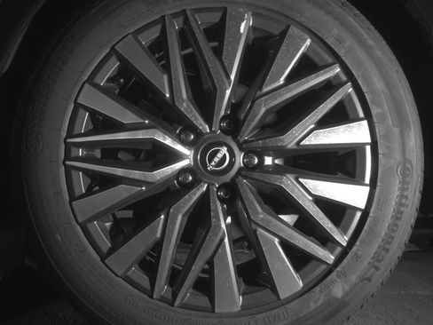 Used 2025 Nissan Altima 2.5 SV FWD image 14