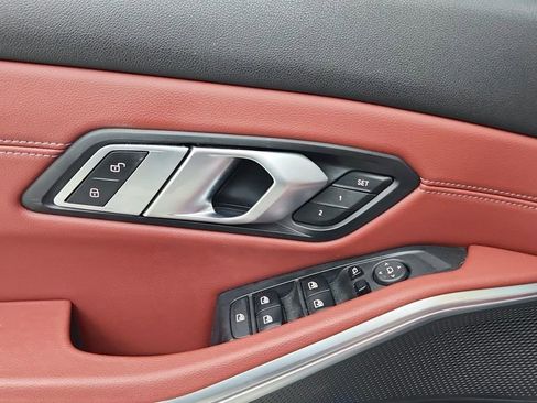 Used 2022 BMW 330i Sedan w/ M Sport Package image 17