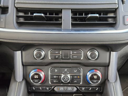 Used 2021 GMC Yukon SLT w/ SLT Luxury Package AWD/4WD image 18