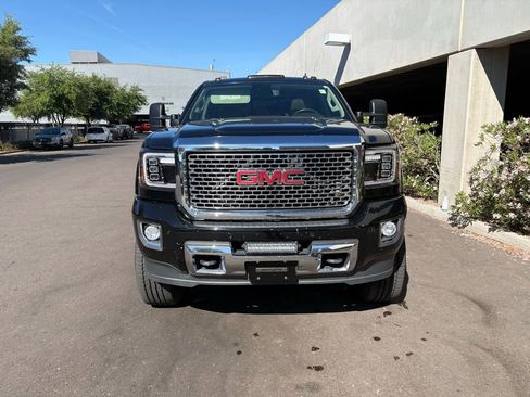 Used 2015 GMC Sierra 2500 Denali w/ Duramax Plus Package image 4