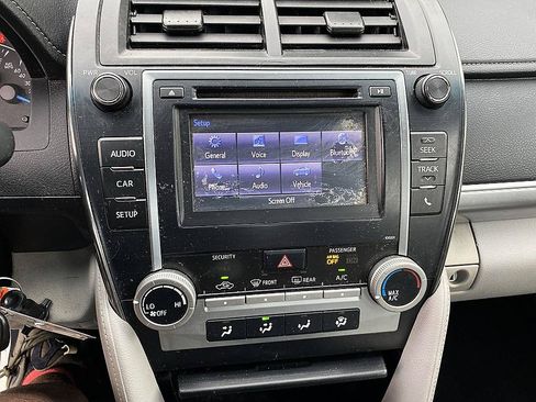 Used 2014 Toyota Camry FWD image 16
