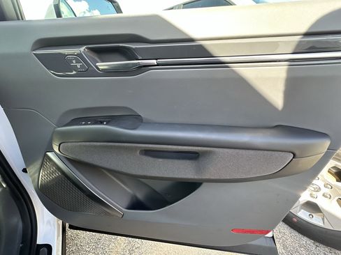 Certified 2026 Kia EV9 Land image 31