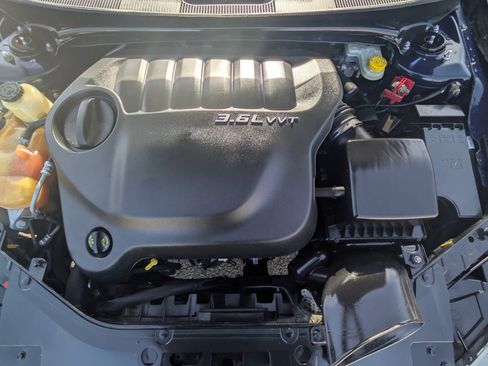 Used 2014 Chrysler 200 LX FWD image 18