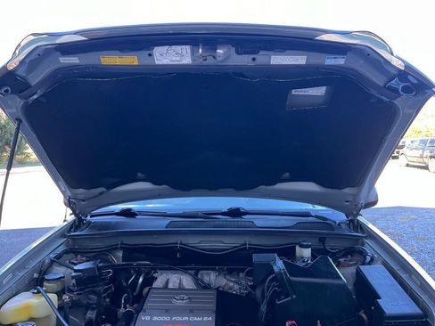 Used 2002 Toyota Highlander GREAT VALUE AWD image 21