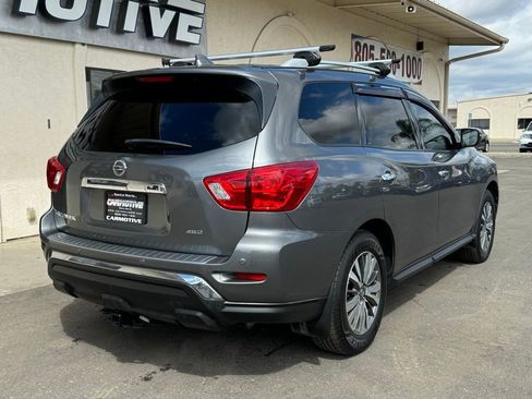 Used 2020 Nissan Pathfinder S image 4