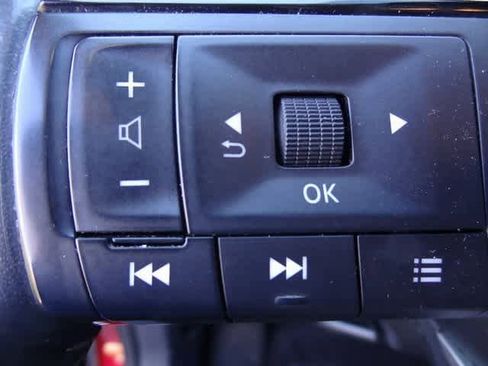 Used 2022 Nissan Rogue SV w/ SV Premium Package image 11