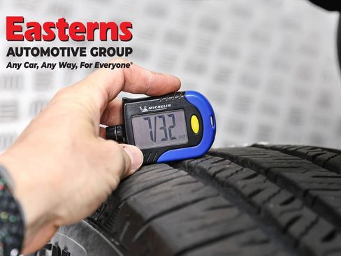 Used 2025 Jeep Wrangler Unlimited Sahara w/ Safety Group image 27