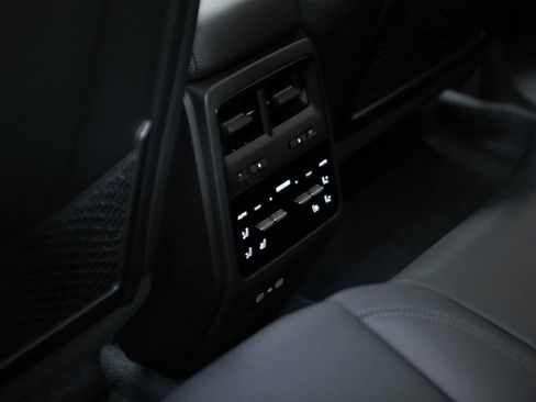 New 2026 Porsche Macan Electric image 28