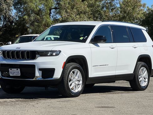 Used 2023 Jeep Grand Cherokee L Laredo image 8