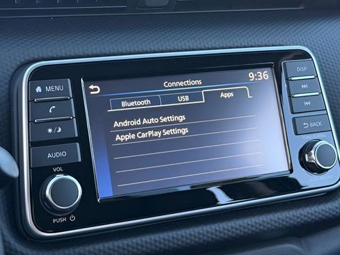 Certified 2025 Nissan Kicks Play S image 28