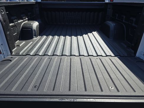 Used 2024 Chevrolet Silverado 1500 High Country image 32