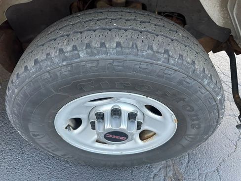 Used 2014 GMC Savana 2500 image 30