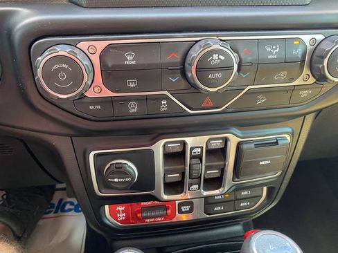 Used 2019 Jeep Wrangler Unlimited Rubicon w/ Dual Top Group AWD/4WD image 19