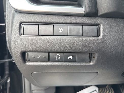 Used 2023 Nissan Rogue SV w/ SV Premium B Package image 22