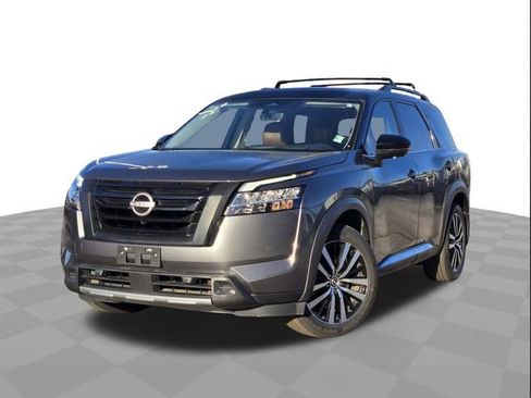 Used 2023 Nissan Pathfinder Platinum w/ Cargo Package FWD image 1